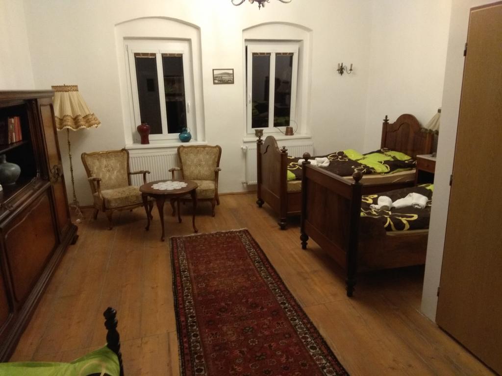 Penzion U Cermaka Ostrov  Exterior foto